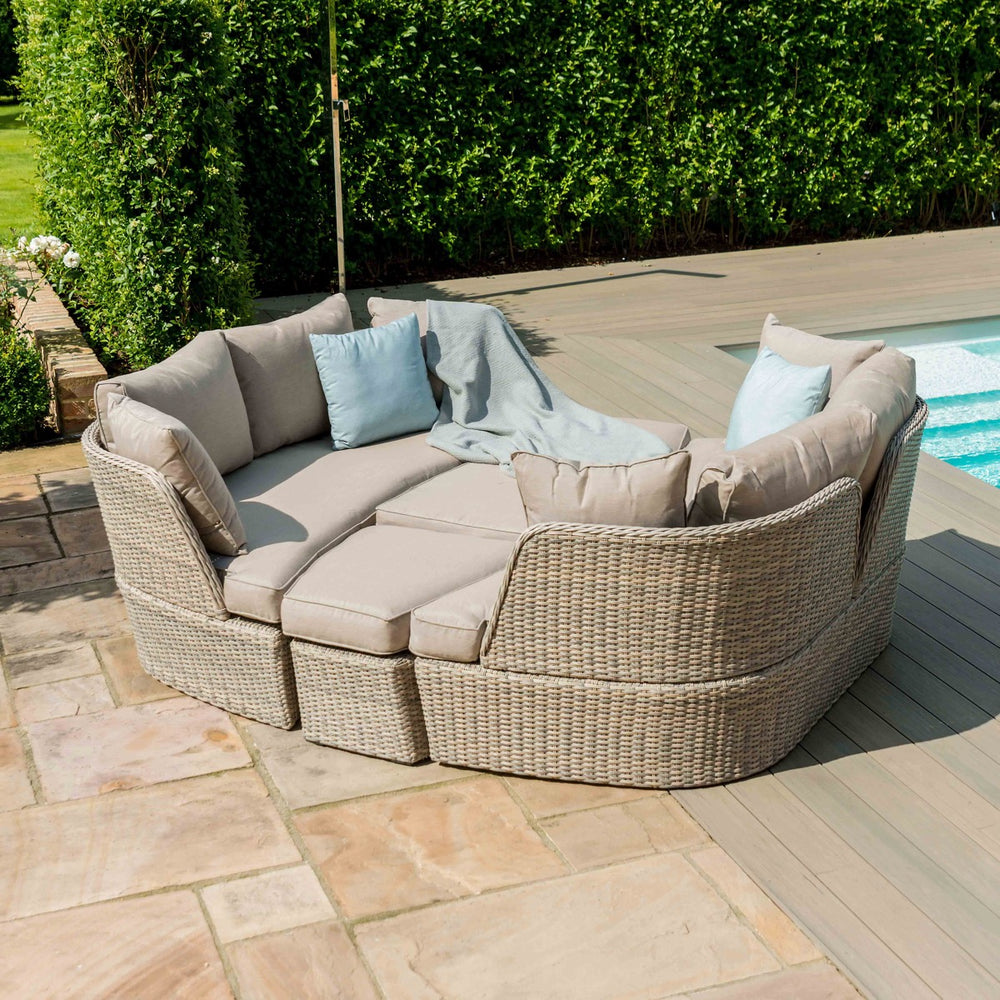 Cotswold Daybed-Maze Living-Beaumonde