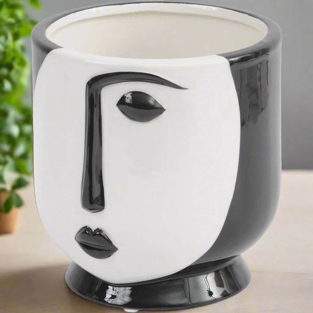 Libra Interiors Abstract Face Ceramic Plant Pot In Black-Beaumonde